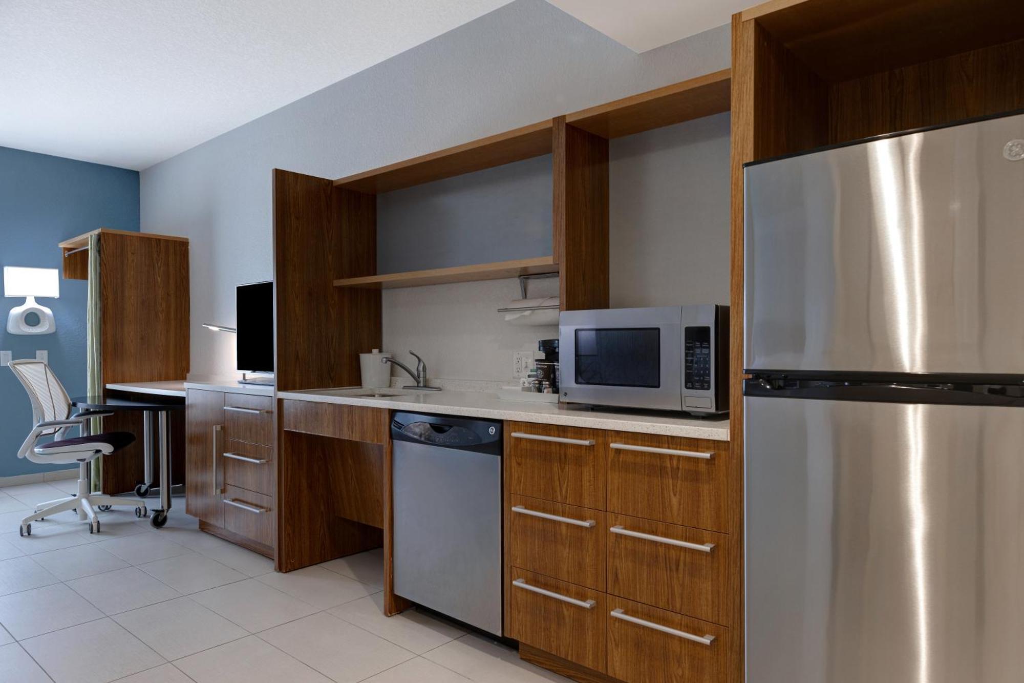 Home2 By Hilton East - Near Downtown And Ut Hotel Austin